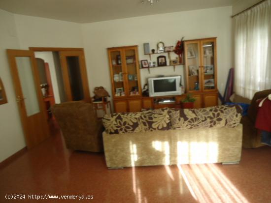 VENDE PISO EN VILLENA - ALICANTE