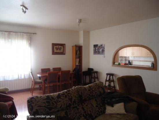 VENDE PISO EN VILLENA - ALICANTE