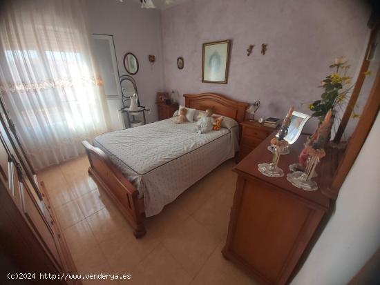 VENDE PISO EN VILLENA - ALICANTE