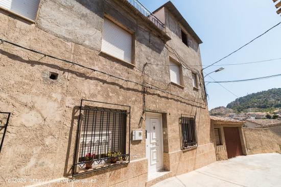 Casa adosada en venta en Pliego - MURCIA