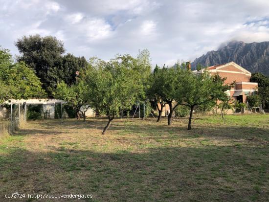 TERRENO EN COLLBATO CON IMPRESIONANTES VISTAS A MONTSERRAT - BARCELONA