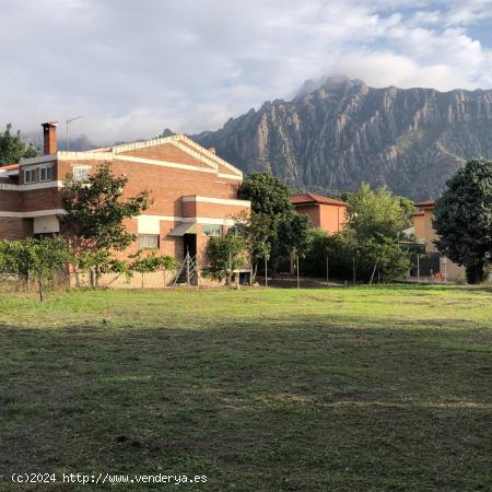 TERRENO EN COLLBATO CON IMPRESIONANTES VISTAS A MONTSERRAT - BARCELONA