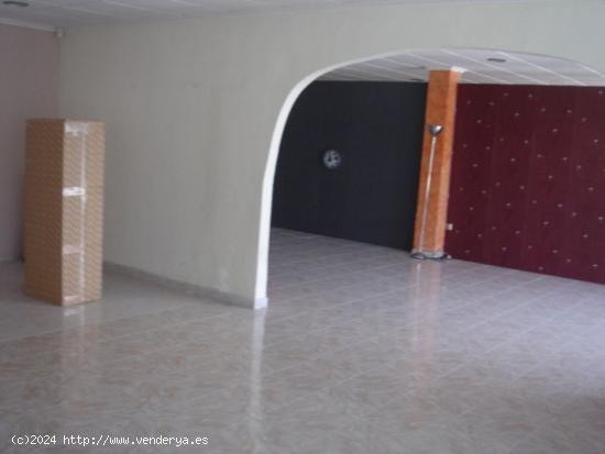 SE VENDE O SE ALQUILA ESTUPENDO BAJO COMERCIAL EN CARRETERA ALCANTARILLA , MURCIA - MURCIA