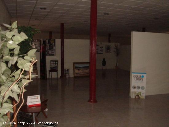 SE VENDE O SE ALQUILA ESTUPENDO BAJO COMERCIAL EN CARRETERA ALCANTARILLA , MURCIA - MURCIA