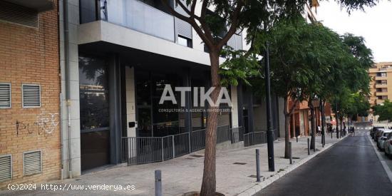 LOCAL COMERCIAL EN ALQUILER CON SALIDA DE HUMOS. - VALENCIA