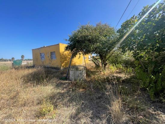 Parcela con casa al lado de Puntacandor en Rota - CADIZ