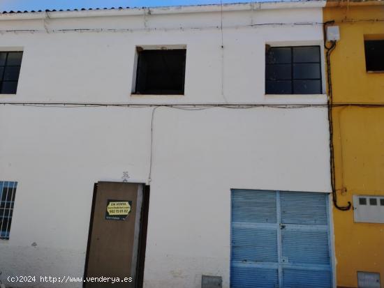  Estupenda casa con amplio patio en San Pablo de Buceite - CADIZ 