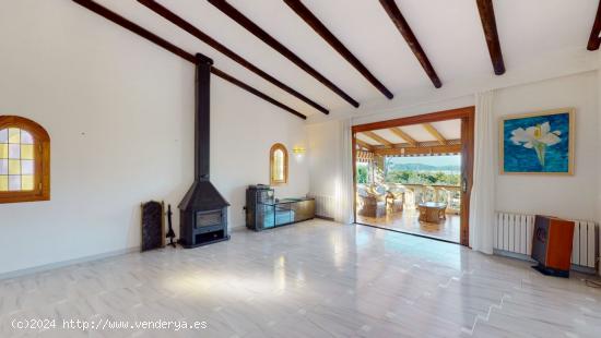 Villa independiente con piscina y vistas despejadas en Santa Ponça - BALEARES