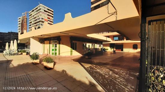 Local en la playa de Levante muy cerca de la playa, zona de paso. Precio negociable - ALICANTE