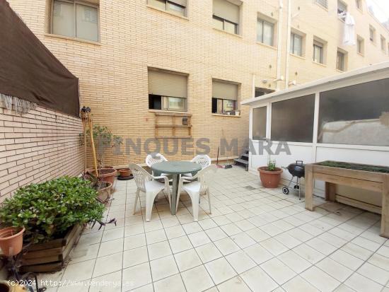 ESTUPENDO PISO EN PLANTA BAJA CON FANTASTICA TERRAZA A NIVEL!!! - BARCELONA