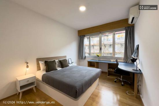 Habitaciones en alquiler en piso de 6 habitaciones en Sarrià-Sant Gervasi - BARCELONA