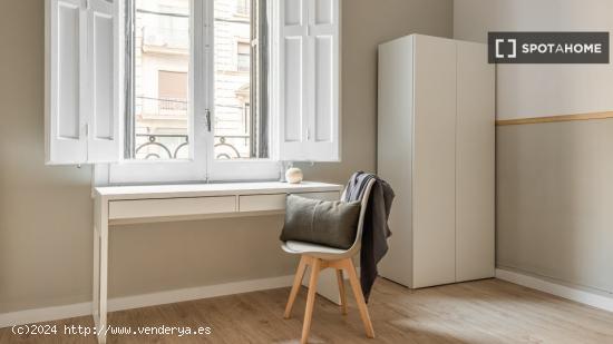 Alquiler de habitaciones en apartamento de 7 dormitorios en Barcelona - BARCELONA