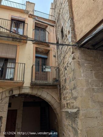  Casa en la plaza de Horta de Sant Joan - TARRAGONA 