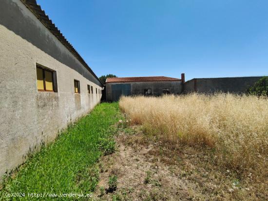  TERRENO URBANO, CON DOS NAVES INDUSTRIALES, EN ALDEA REAL (SEGOVIA) - SEGOVIA 