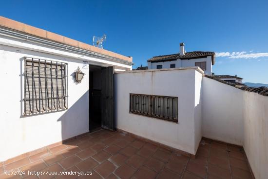  Se ofrece a la venta una extraordinaria casa en uno de los sitios más emblemáticos - GRANADA 