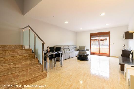 MAGNIFICA VIVIENDA UNIFAMILIAR PISO UNICO  - BUHARDILLA  - ALMACEN - MURCIA