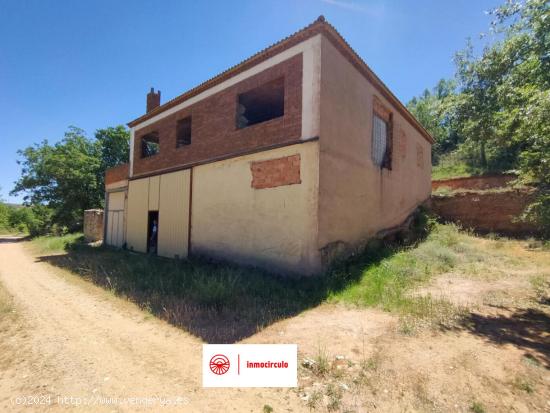 casa a medio construir sobre finca de 18.000 metros - BURGOS