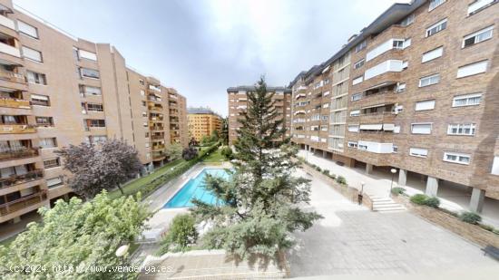  Amplio piso con terraza y vistas en la prestigiosa zona de Mirasierra - MADRID 