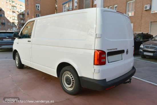 Volkswagen Transporter Furgon Corto TM 2.0 TDI 150 CV BMT 4Mot de 2019 con 237.000 Km por 14.900 EUR