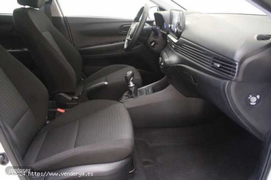 Hyundai i20 1.0 TGDI Klass 100 de 2023 con 9.214 Km por 17.990 EUR. en Sevilla