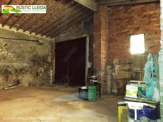 ALMACÉN (DE UNOS 579 M2) CON PATIO (DE UNOS 300 M2) EN VALLDEPERES. - TARRAGONA