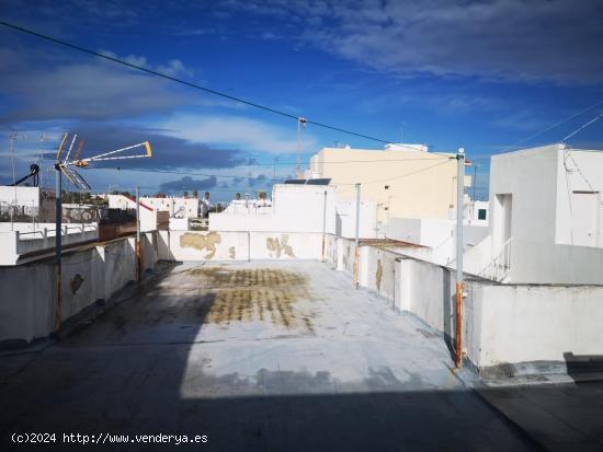 Finca urbana con azotea privada en el centro. - CADIZ