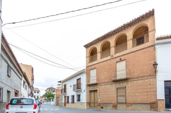 Gran casa para reformar - GRANADA