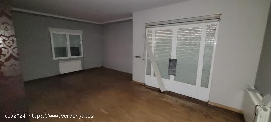 CHALET ADOSADO EN VENTA EN VILLARALBO DE 4 HABITACIONES - ZAMORA