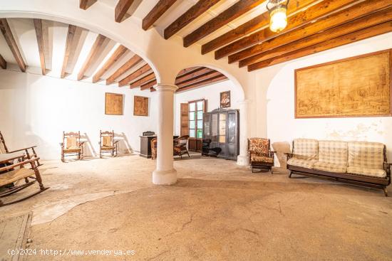 Casa señorial típica mallorquina en centro de Petra - BALEARES