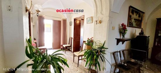 CASA DE 2 PLANTAS EN VENTA - CORDOBA