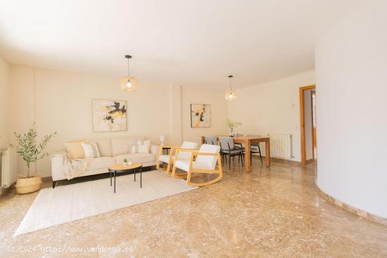 CHALET A LA VENTA EN LA URBANIZACIÓN MIRAMAR DE ALFINACH - VALENCIA