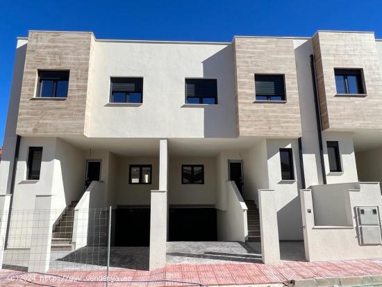 VENTA DE ADOSADO NUEVO EN POZO CAÑADA - ALBACETE