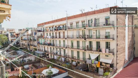 2-dormitorios, 2-baño para alquilar en El Raval - BARCELONA