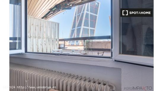 ¡Habitaciones en alquiler en un apartamento de 6 habitaciones en Madrid! - MADRID