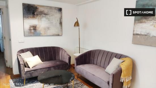 Apartamento de 2 dormitorios en alquiler en Sol - MADRID