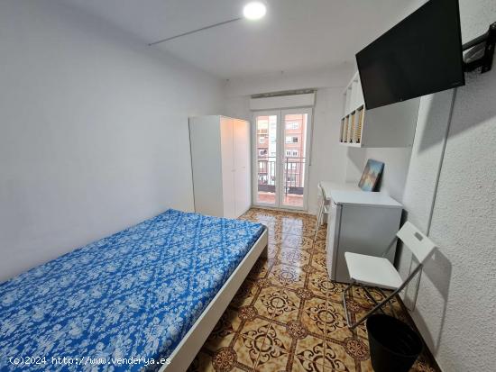 Habitación en piso compartido en Delicias, Zaragoza - ZARAGOZA