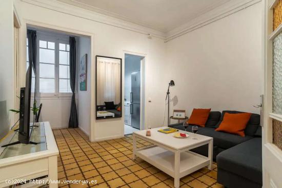  Apartamento de 4 dormitorios en alquiler en L'Eixample - BARCELONA 