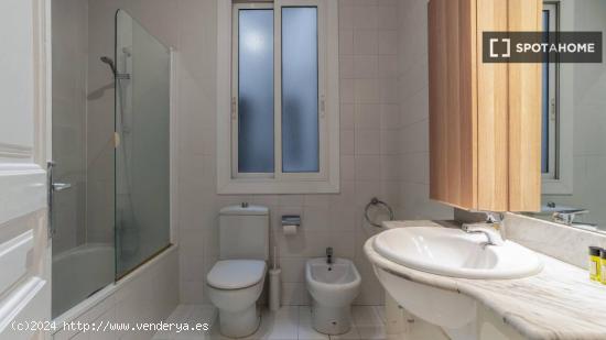 Apartamento de 4 dormitorios en alquiler en L'Eixample - BARCELONA