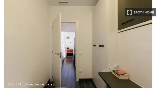 Habitación en piso compartido en barcelona. - BARCELONA