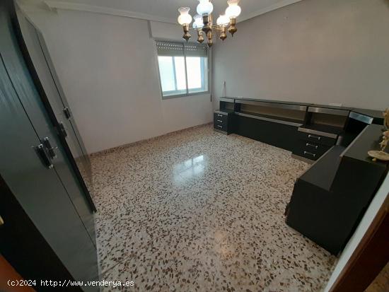 VENDE PISO EN VILLENA SIN ASCENSOR - ALICANTE