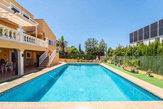 Casa con piscina en Bahia Azul - BALEARES