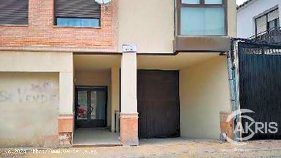 VENTA LOCAL COMERCIAL + PLAZA GARAJE EN EL VISO DE SAN JUAN