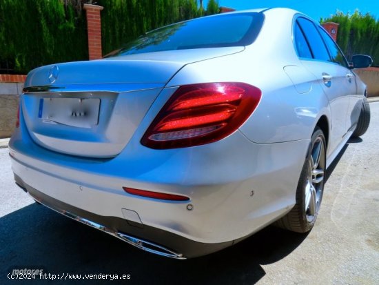 Mercedes Clase E 220d AMG 9G-PIEL-MULTI BEAM LEDS-FULLL de 2018 con 197.000 Km por 20.900 EUR. en Gr