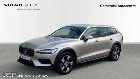 Volvo V 60 Core, B4 (diesel) AWD, Diesel de 2023 con 21.432 Km por 43.900 EUR. en Barcelona