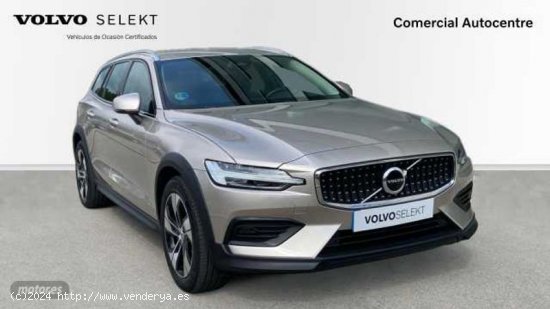 Volvo V 60 Core, B4 (diesel) AWD, Diesel de 2023 con 21.432 Km por 43.900 EUR. en Barcelona