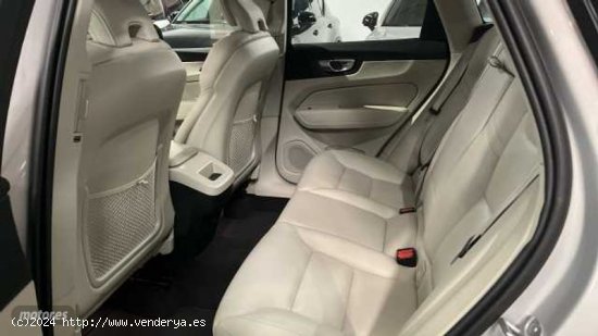 Volvo XC 60 2.0 B4 D PLUS DARK AUTO 197 5P de 2023 con 35.350 Km por 44.900 EUR. en Valencia