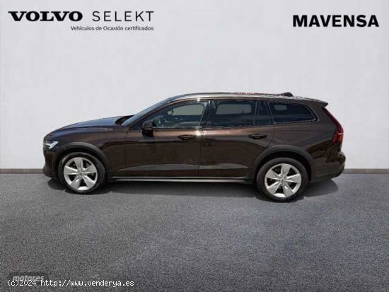 Volvo V 60 V60 Cross Country D4 AWD Automatico de 2020 con 92.666 Km por 34.800 EUR. en Badajoz