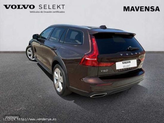 Volvo V 60 V60 Cross Country D4 AWD Automatico de 2020 con 92.666 Km por 34.800 EUR. en Badajoz