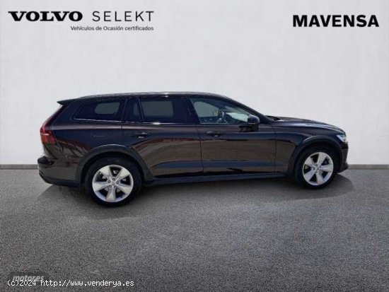 Volvo V 60 V60 Cross Country D4 AWD Automatico de 2020 con 92.666 Km por 34.800 EUR. en Badajoz