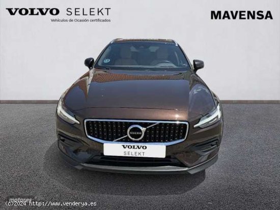 Volvo V 60 V60 Cross Country D4 AWD Automatico de 2020 con 92.666 Km por 34.800 EUR. en Badajoz